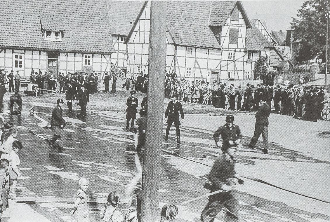 Löschübung an der „Tränke“ 1953
